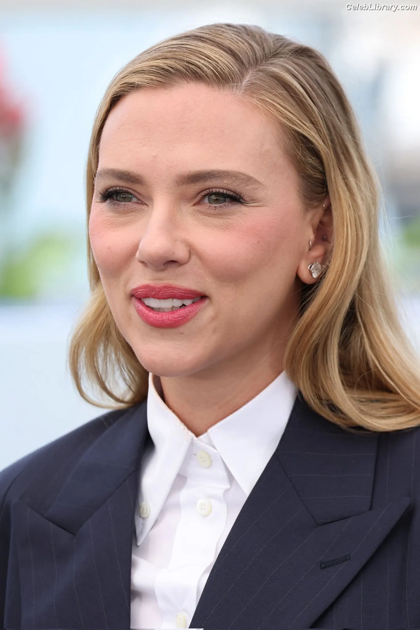 Scarlett Johansson photo 4 of 2619