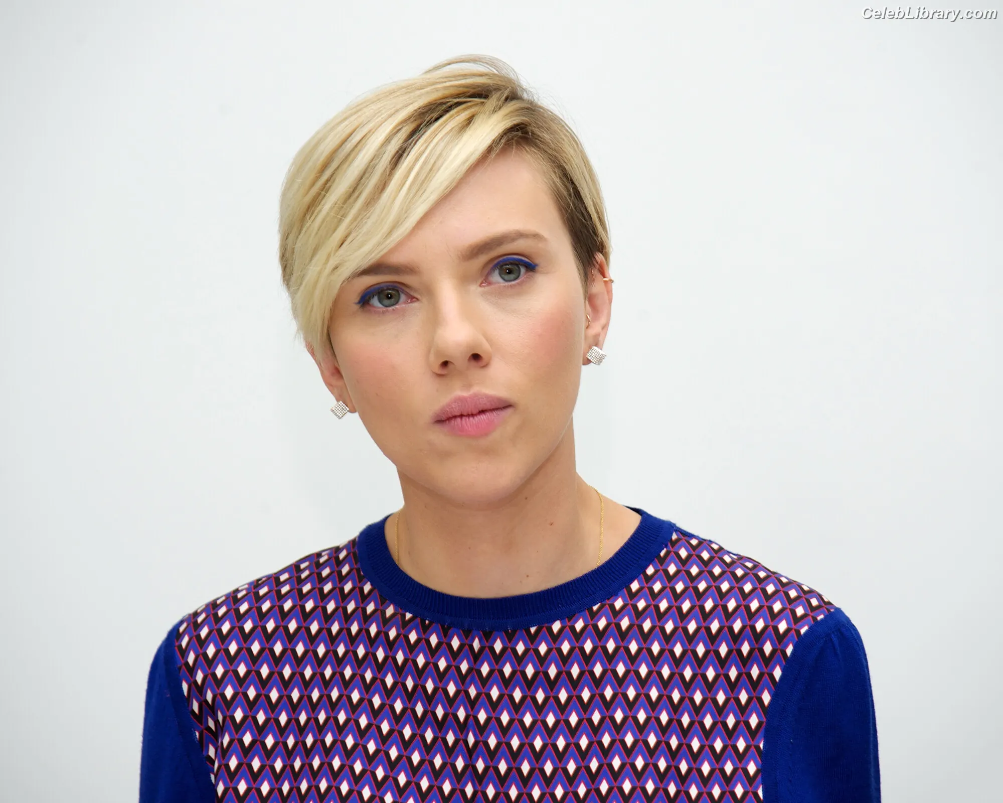 Scarlett Johansson photo 7 of 2619