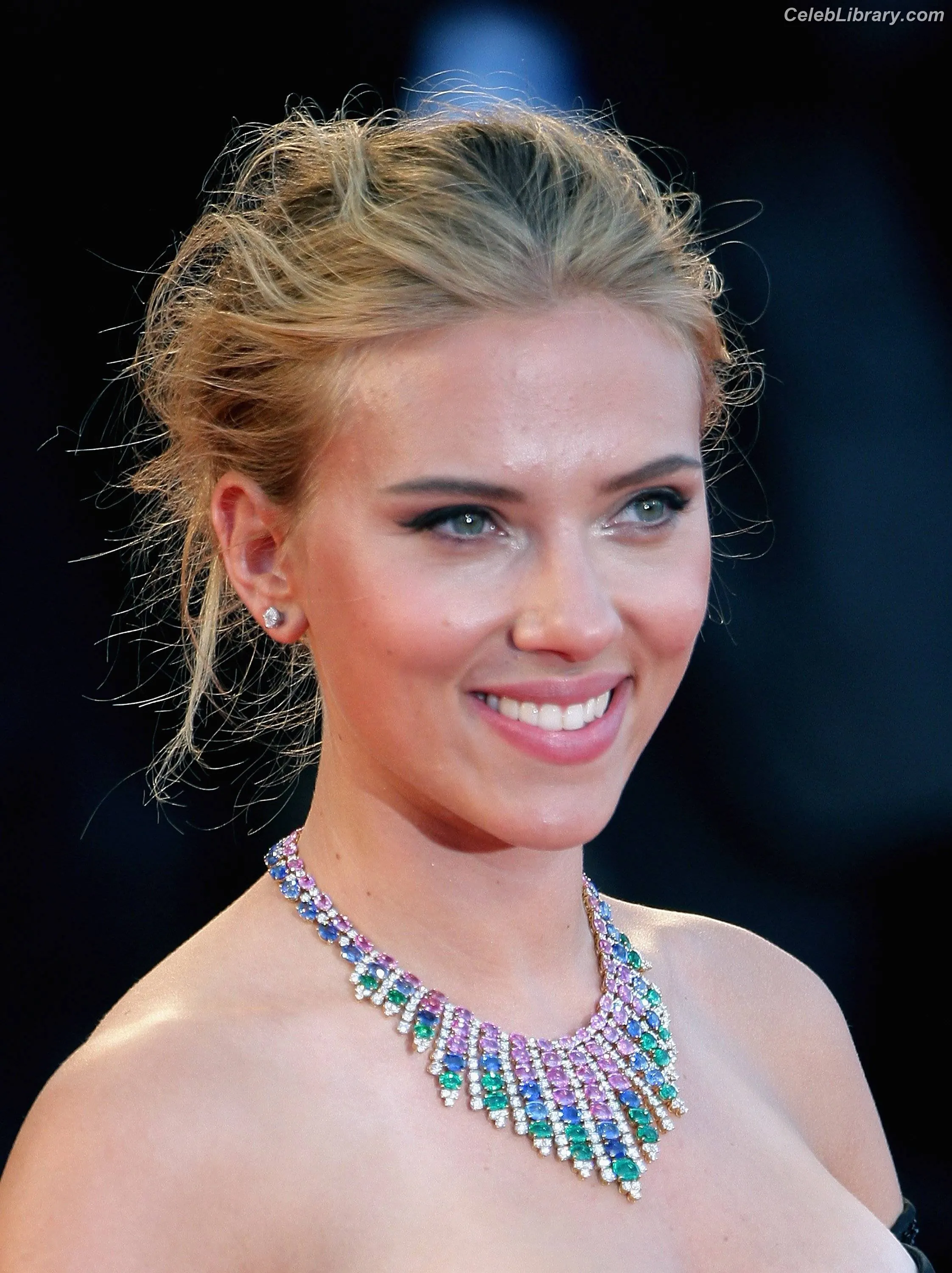 Scarlett Johansson photo 16 of 2619