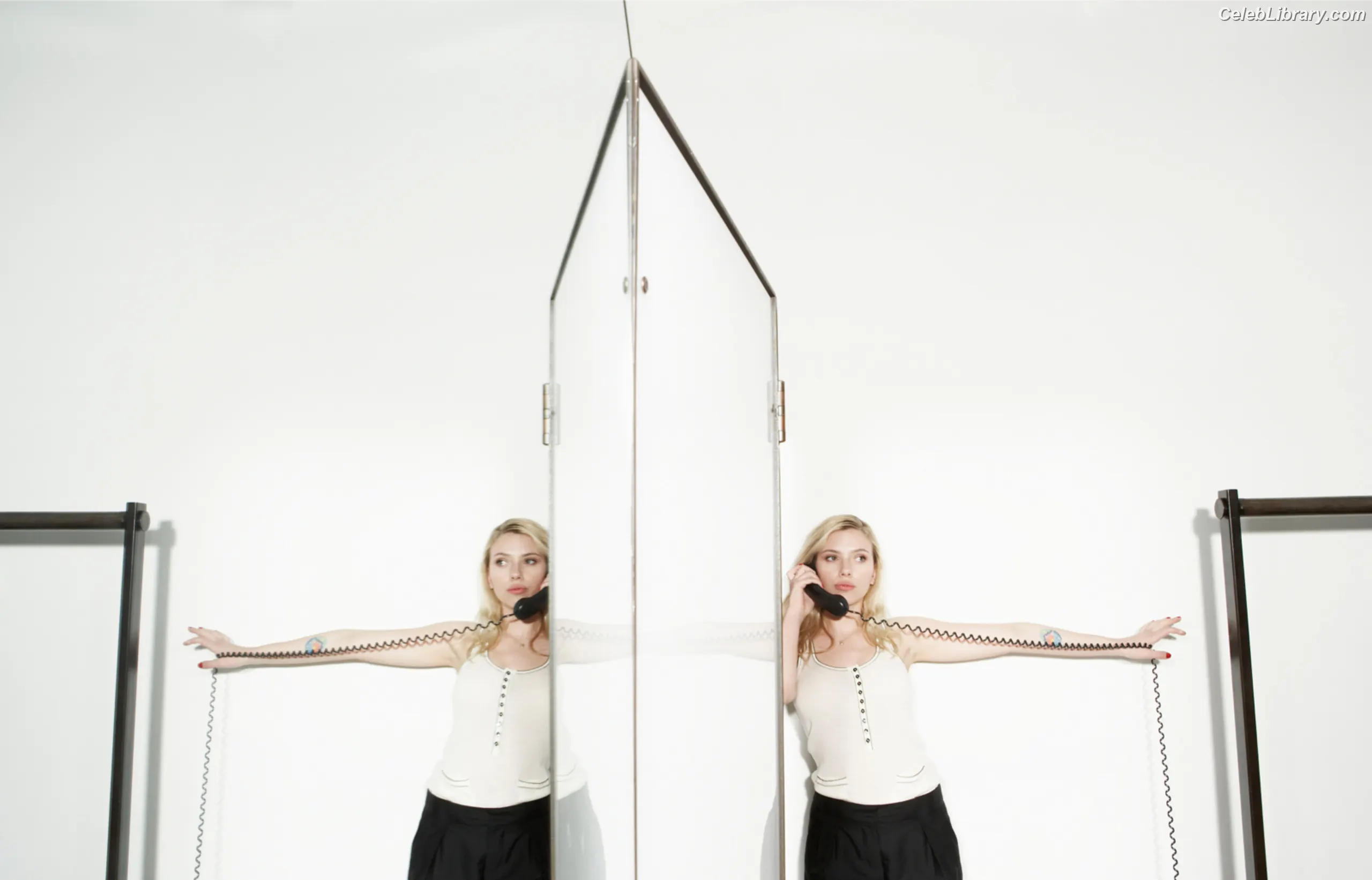 Scarlett Johansson photo 7 of 2619
