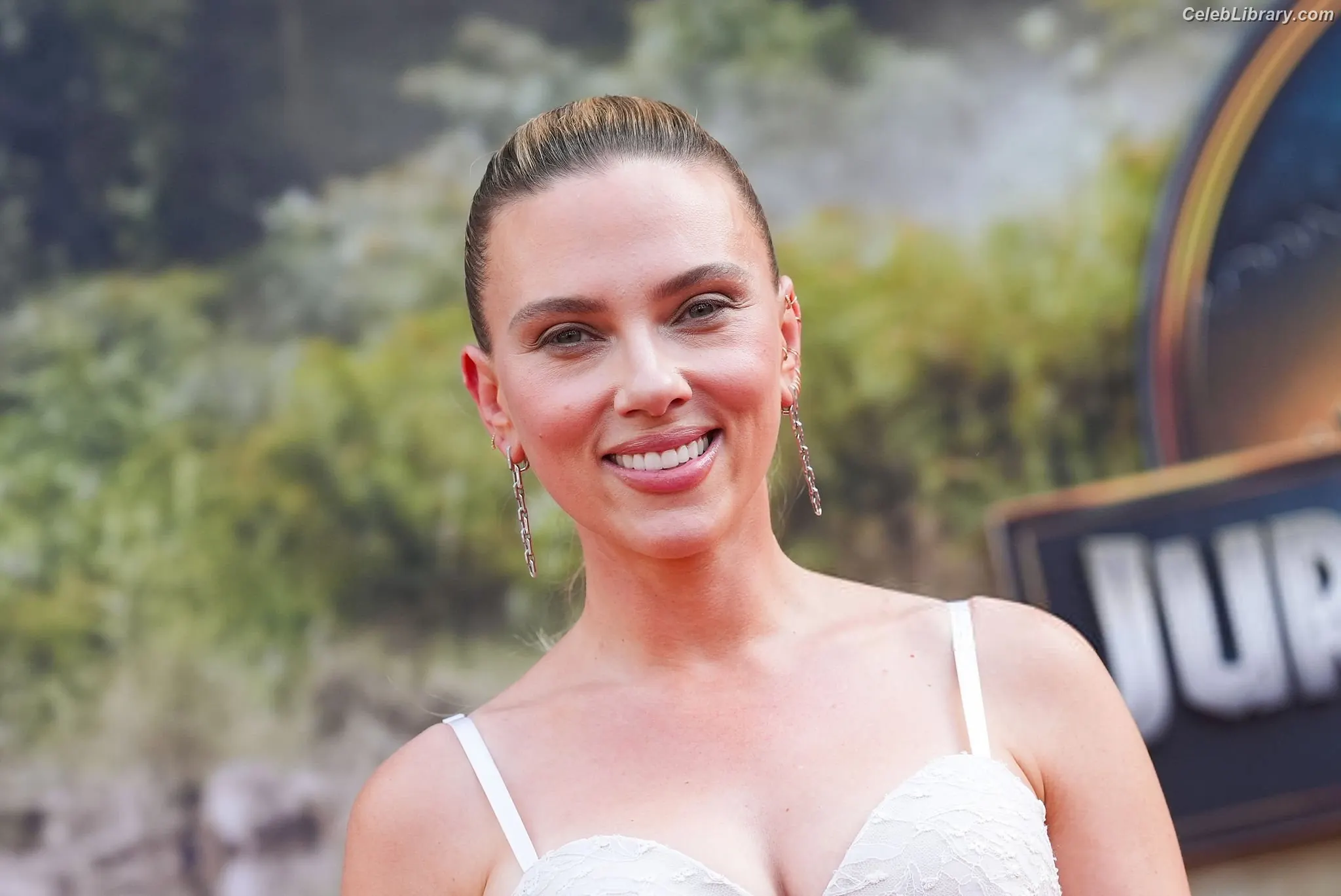Scarlett Johansson photo 3 of 2619