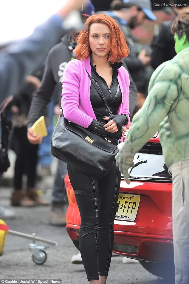 Scarlett Johansson photo 15 of 2619