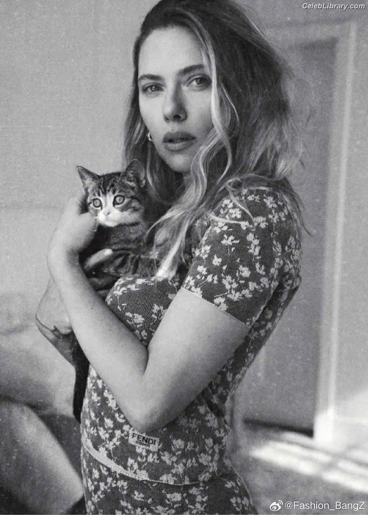 Scarlett Johansson photo 4 of 2619