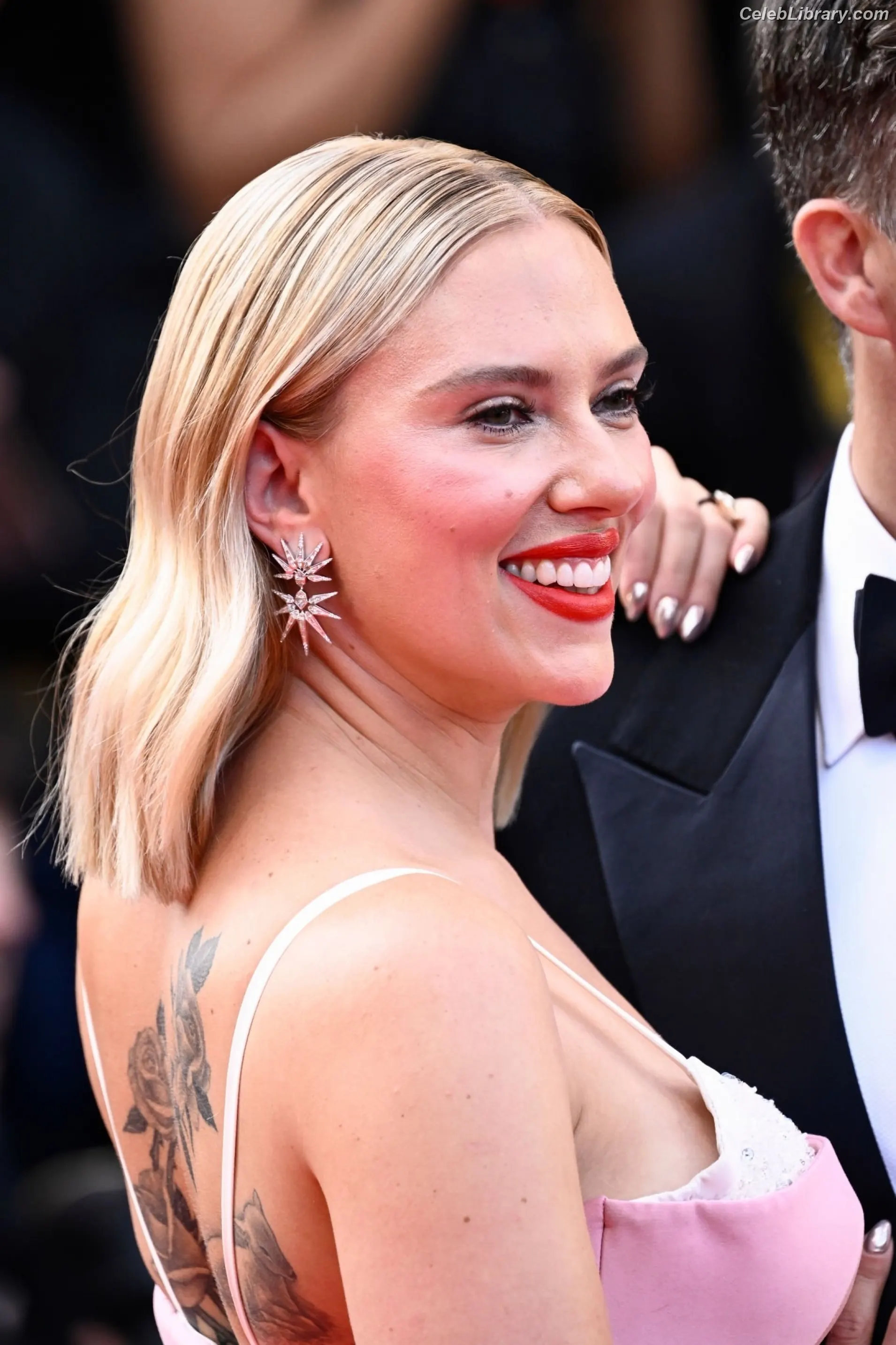 Scarlett Johansson photo 9 of 2619