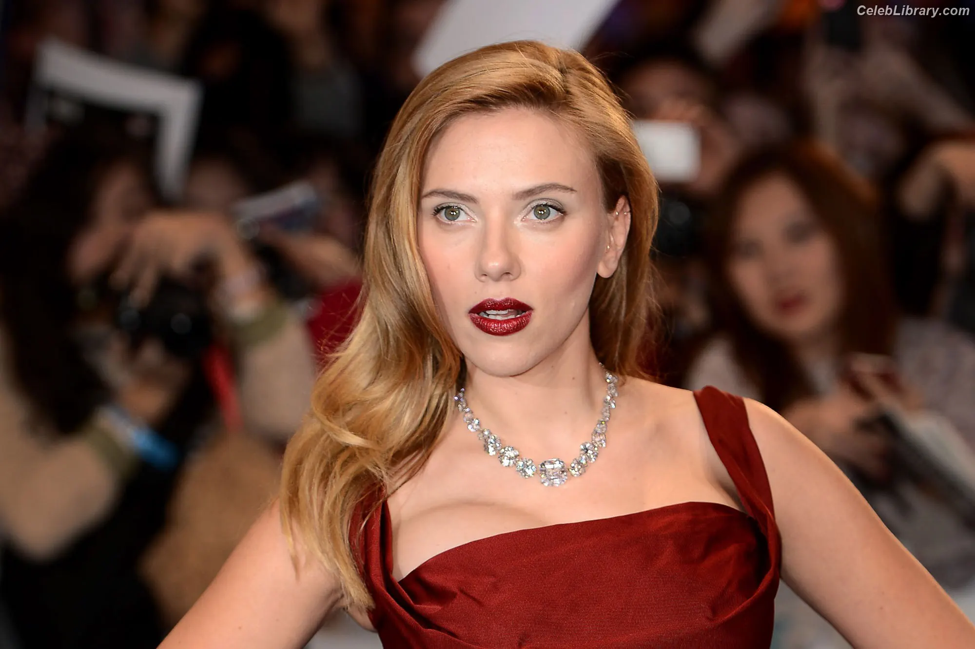 Scarlett Johansson photo 18 of 2619