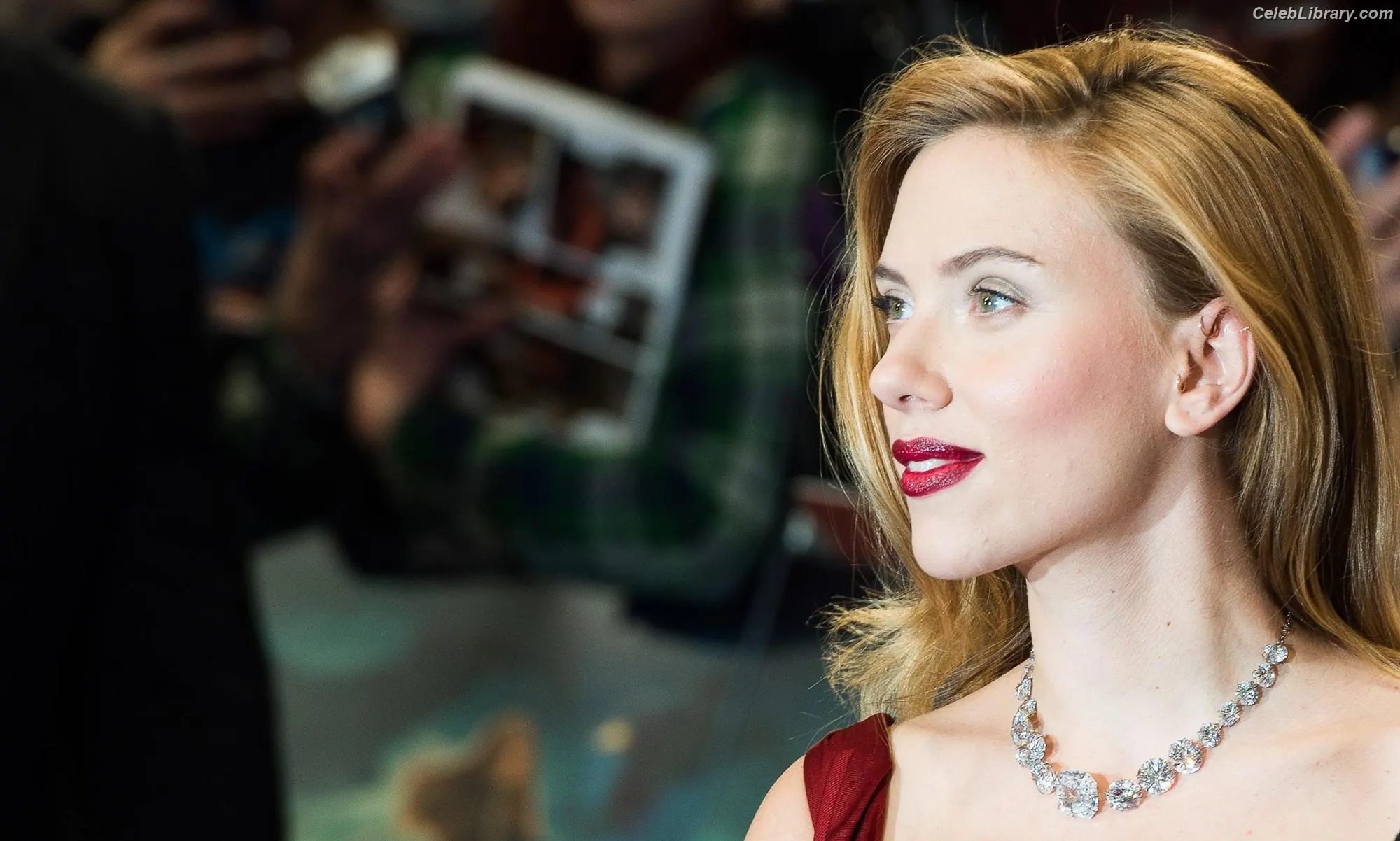 Scarlett Johansson photo 8 of 2619