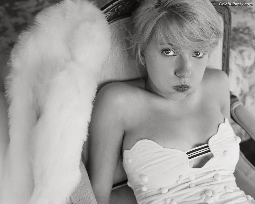 Scarlett Johansson photo 19 of 2619