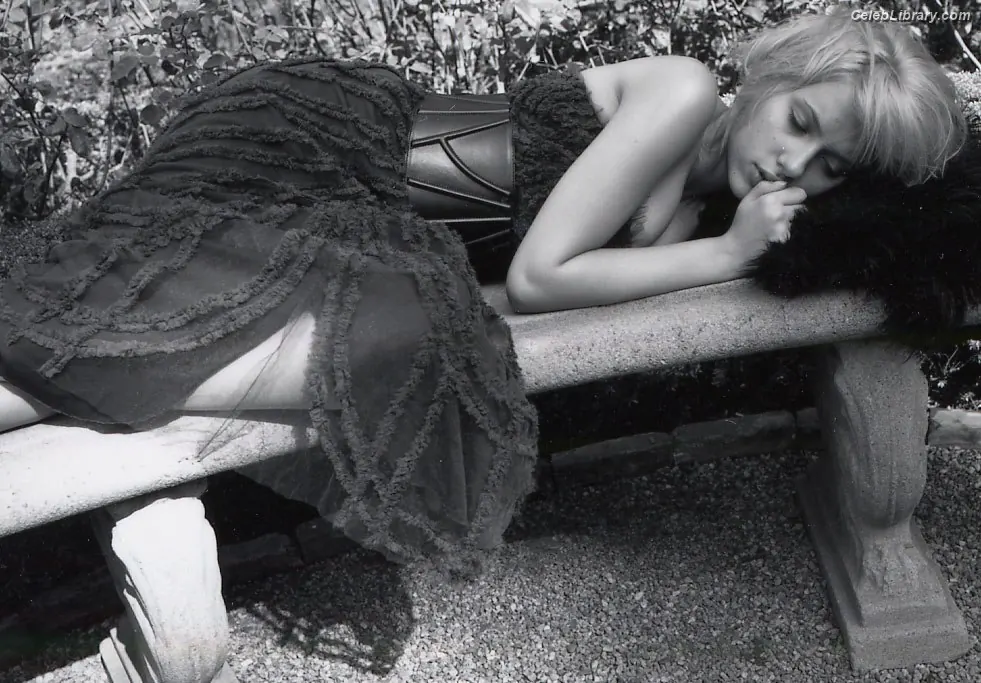 Scarlett Johansson photo 20 of 2619
