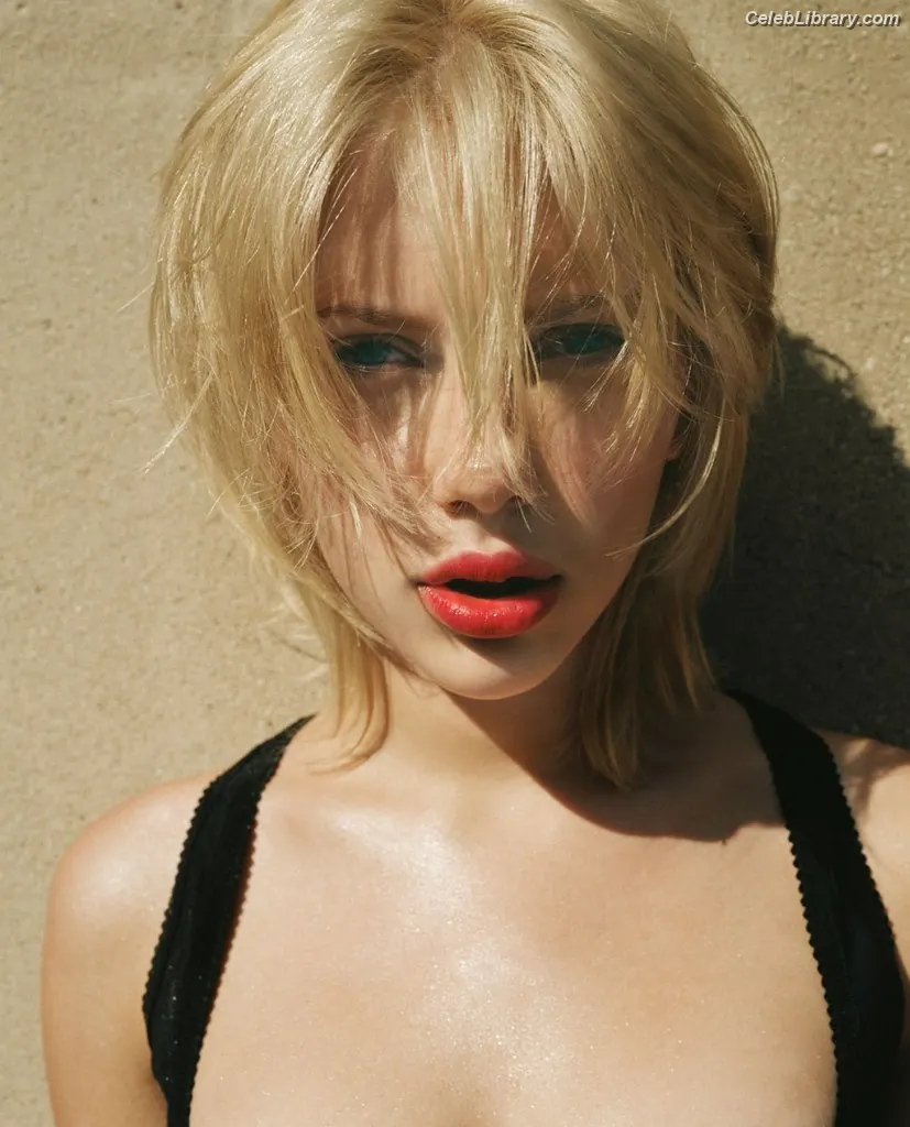 Scarlett Johansson photo 7 of 2619