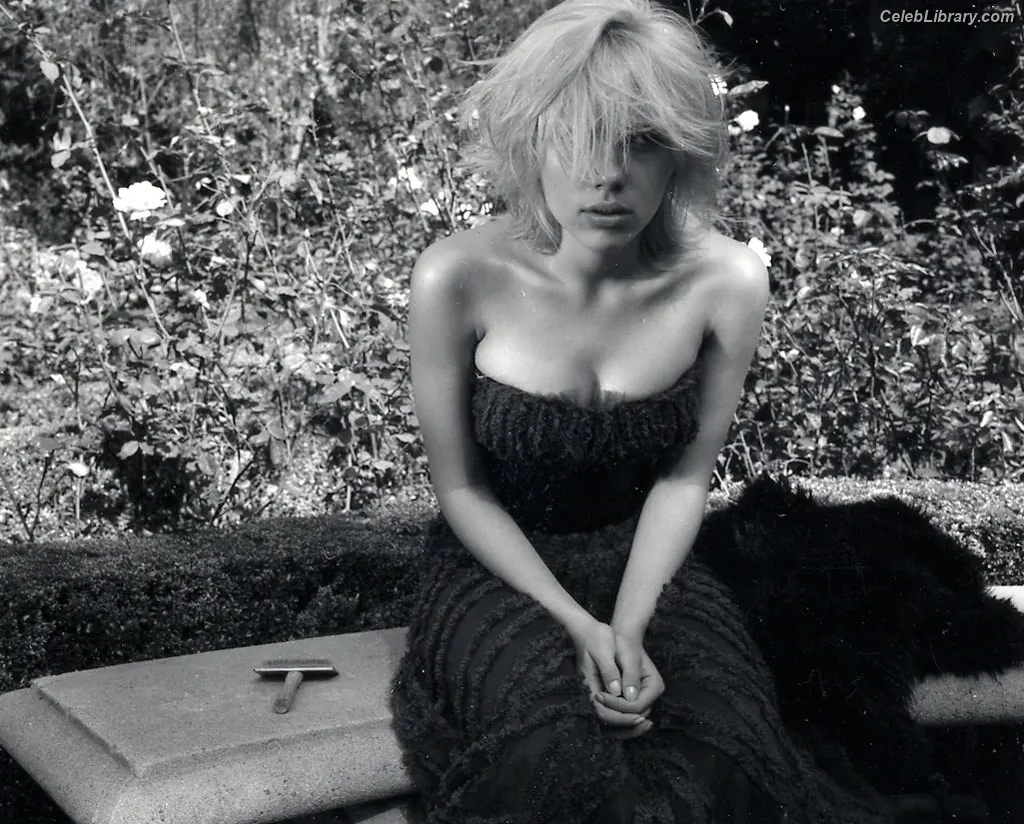 Scarlett Johansson photo 23 of 2619
