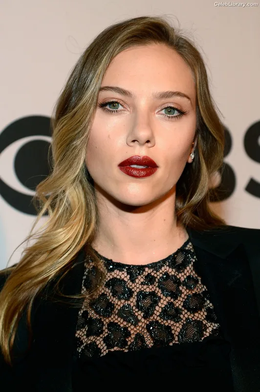 Scarlett Johansson photo 6 of 2617