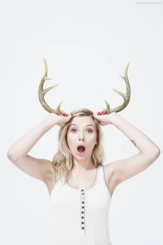 Scarlett Johansson photo 12 of 2617