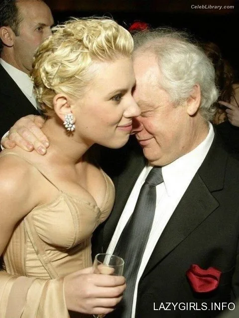 Scarlett Johansson photo 15 of 2617