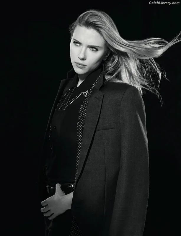 Scarlett Johansson photo 10 of 2617
