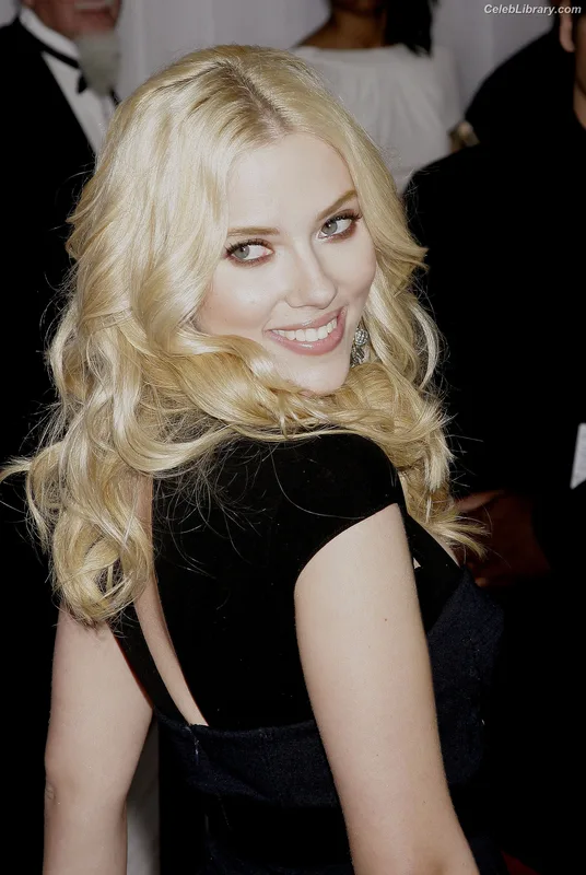 Scarlett Johansson photo 13 of 2617