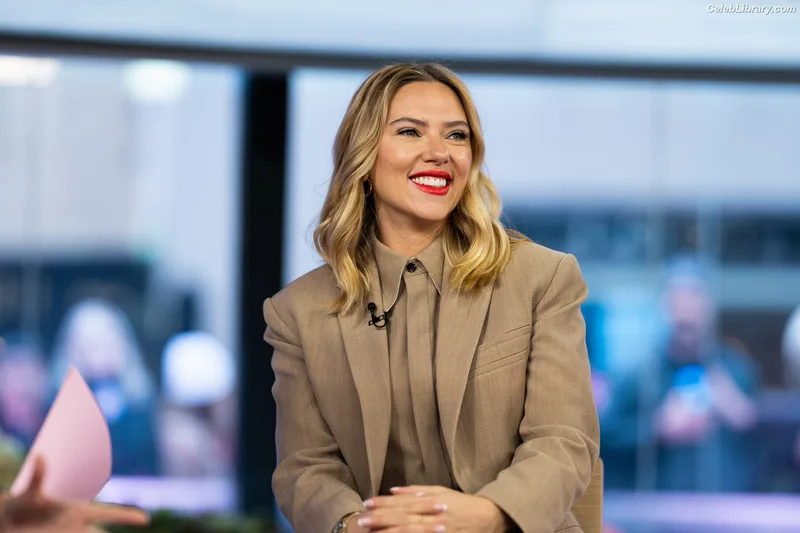 Scarlett Johansson photo 22 of 2617