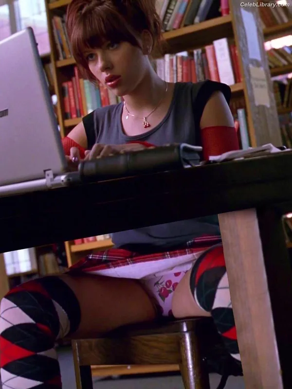 Scarlett Johansson photo 16 of 2617