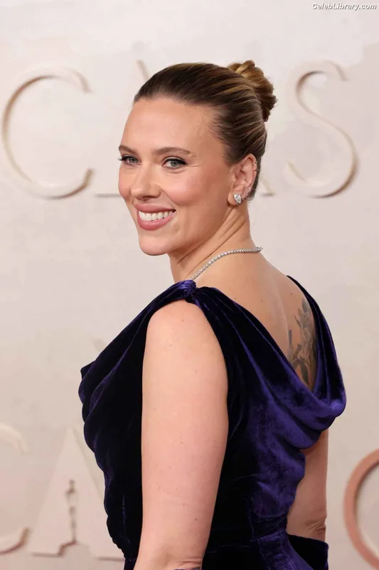Scarlett Johansson photo 10 of 2617