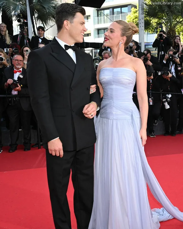 Scarlett Johansson photo 3 of 2617