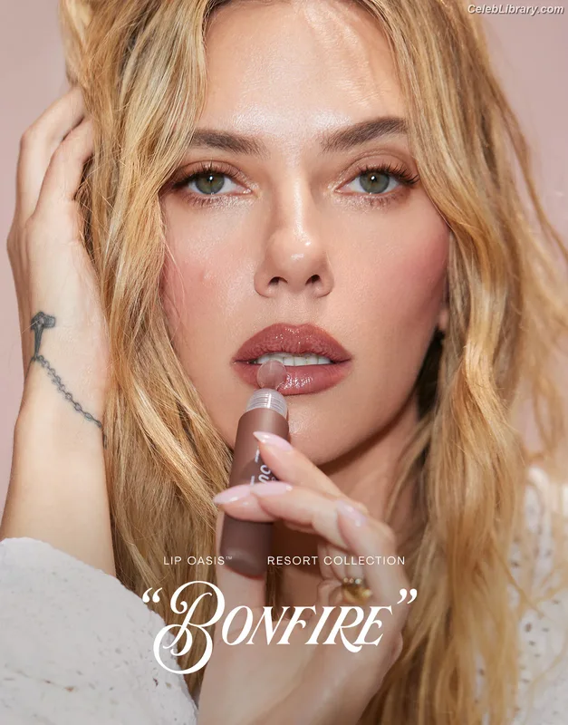 Scarlett Johansson photo 24 of 2617