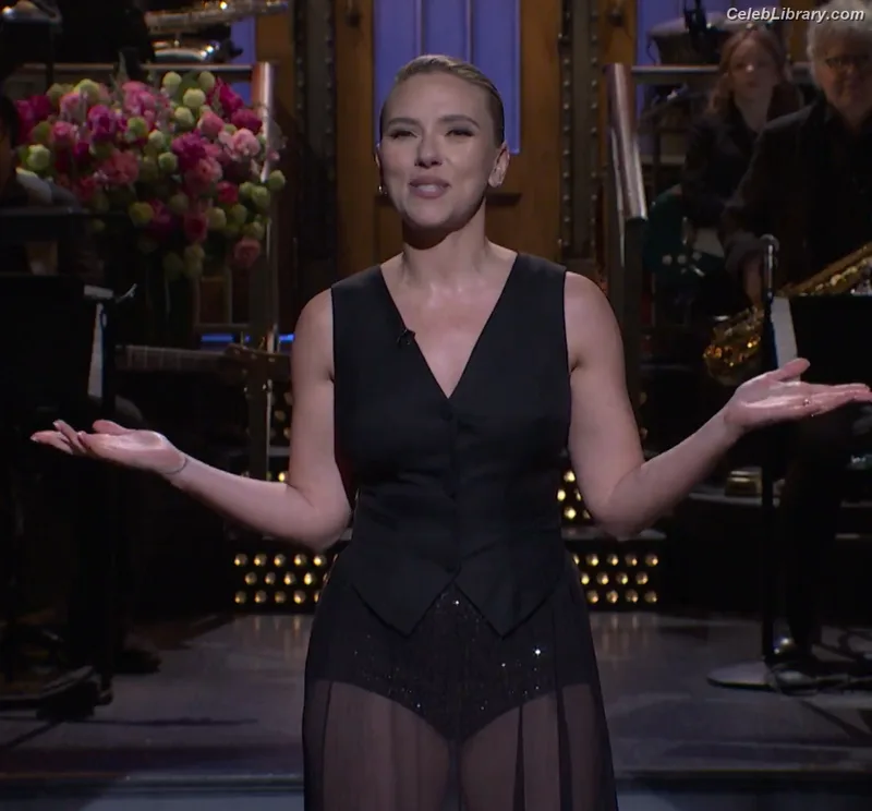Scarlett Johansson photo 9 of 2617