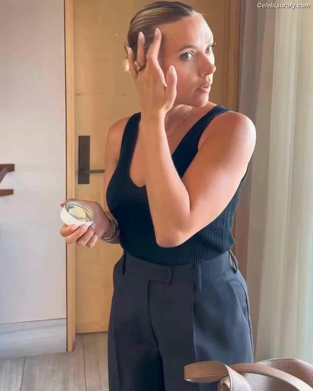 Scarlett Johansson photo 19 of 2617