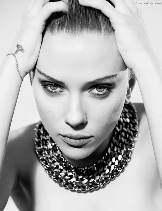 Scarlett Johansson photo 18 of 2617