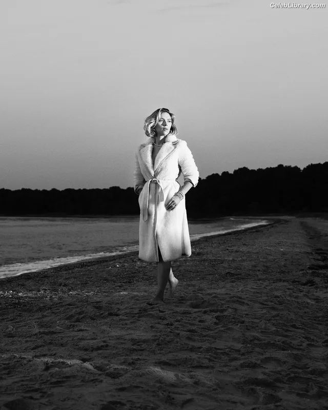 Scarlett Johansson photo 24 of 2617
