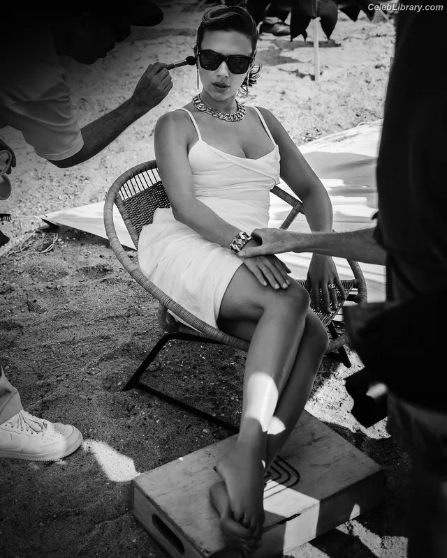 Scarlett Johansson photo 4 of 2617