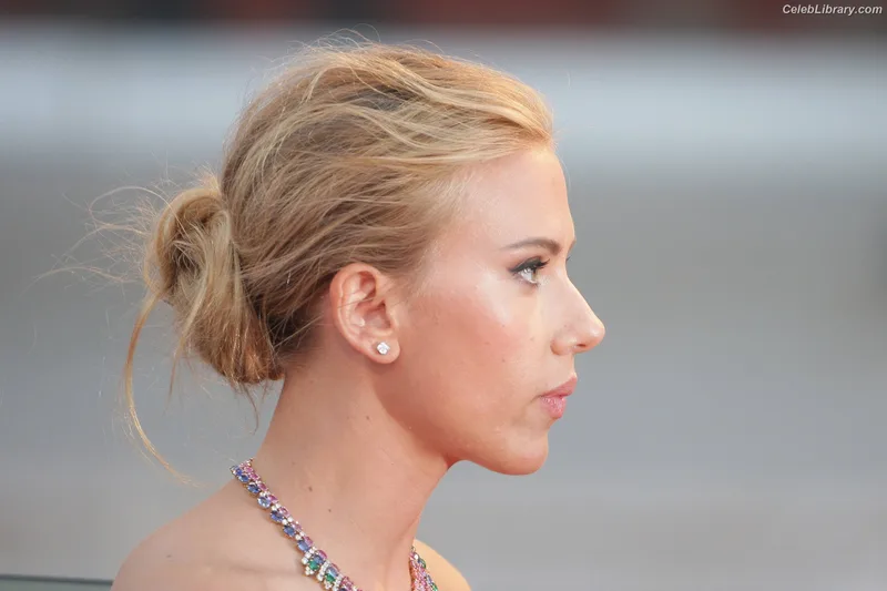 Scarlett Johansson photo 5 of 2617