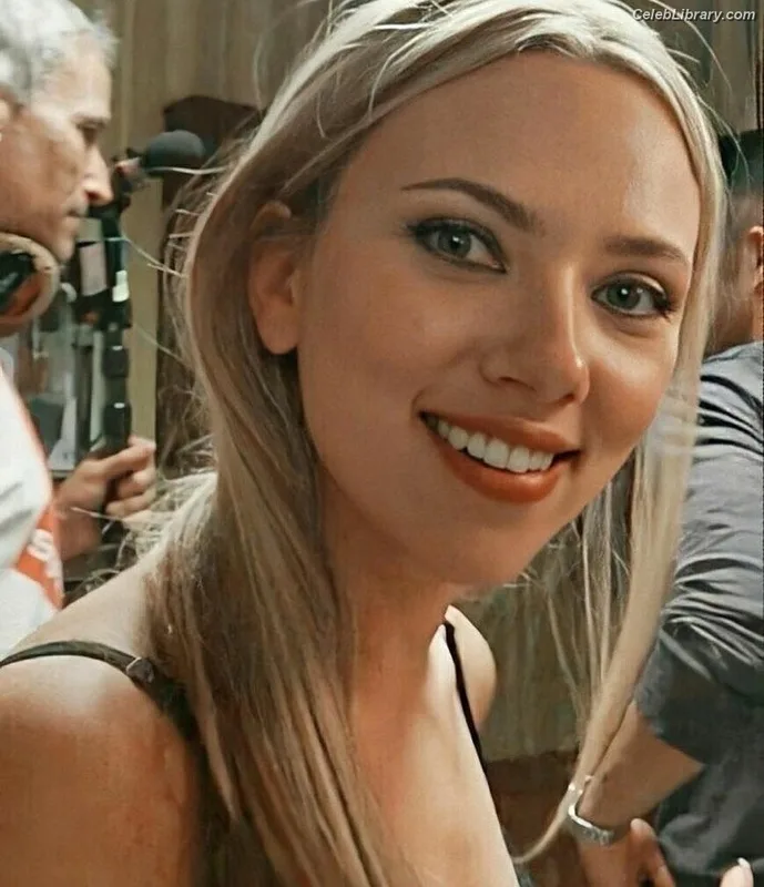Scarlett Johansson photo 15 of 2617