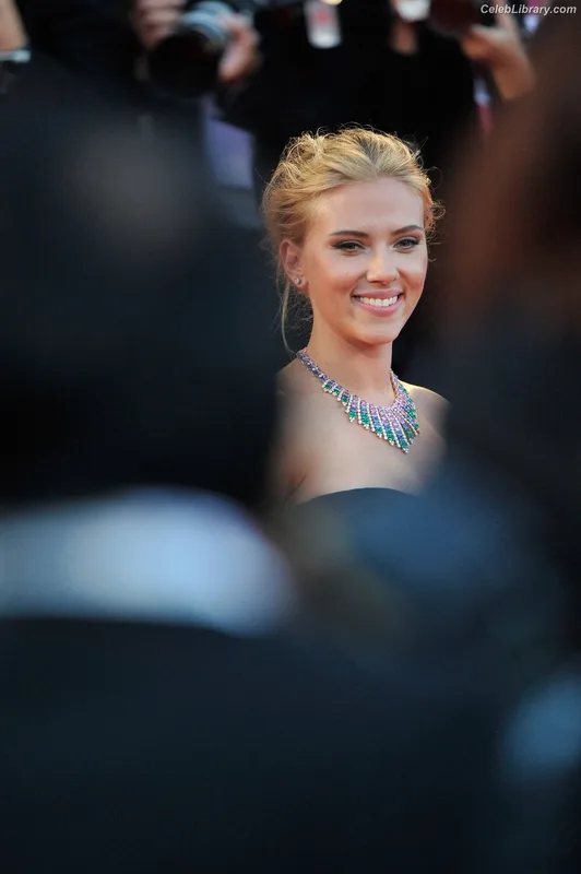 Scarlett Johansson photo 19 of 2617