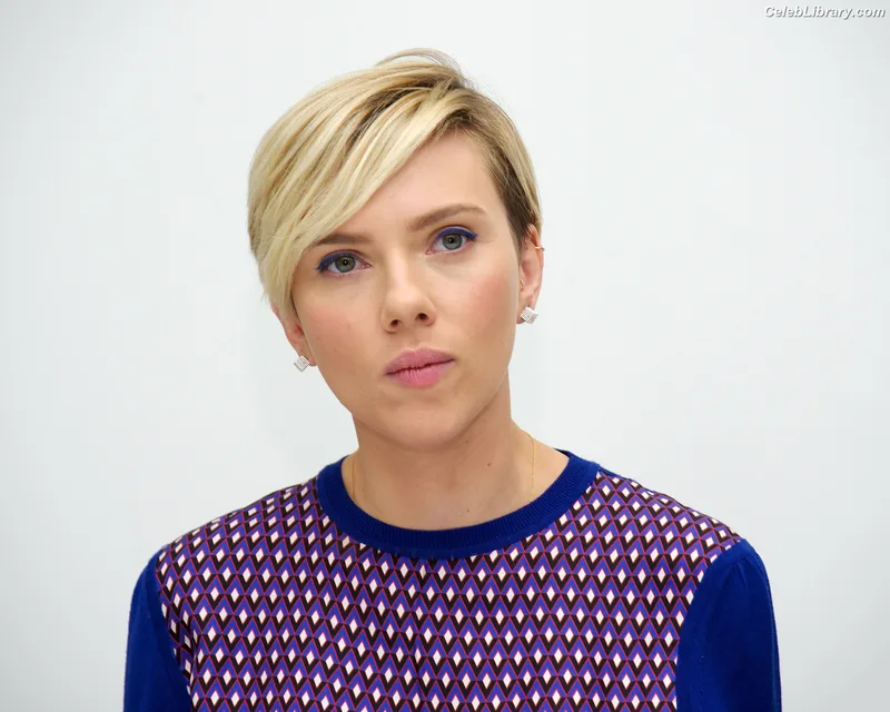 Scarlett Johansson photo 5 of 2617
