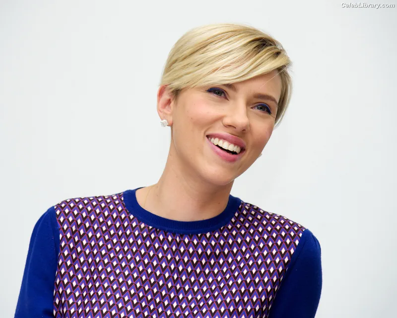 Scarlett Johansson photo 1 of 2617