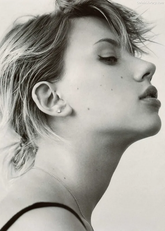 Scarlett Johansson photo 2 of 2617