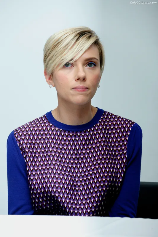 Scarlett Johansson photo 8 of 2617