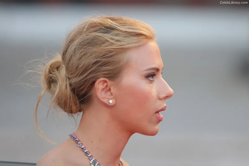 Scarlett Johansson photo 11 of 2617