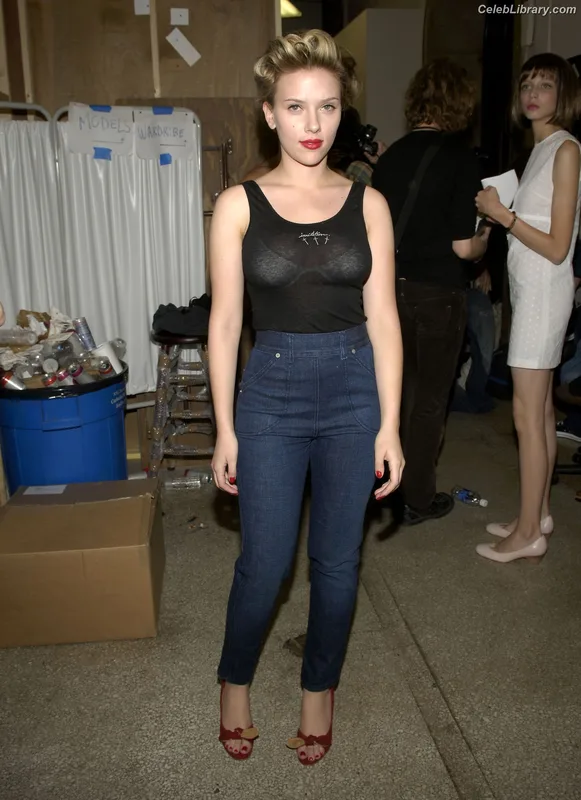 Scarlett Johansson photo 14 of 2617