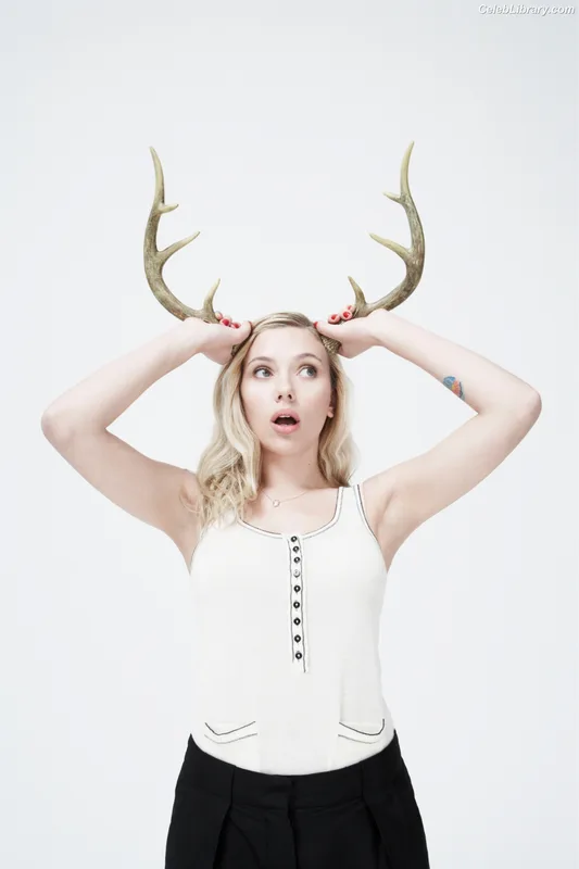 Scarlett Johansson photo 6 of 2617