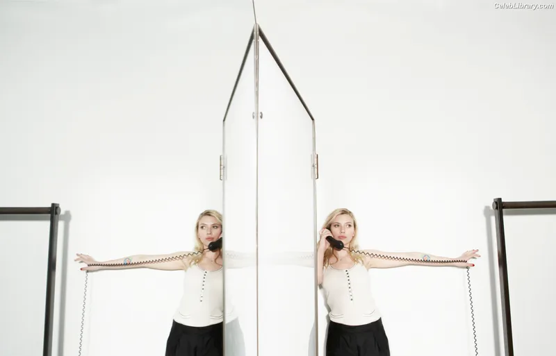 Scarlett Johansson photo 5 of 2617
