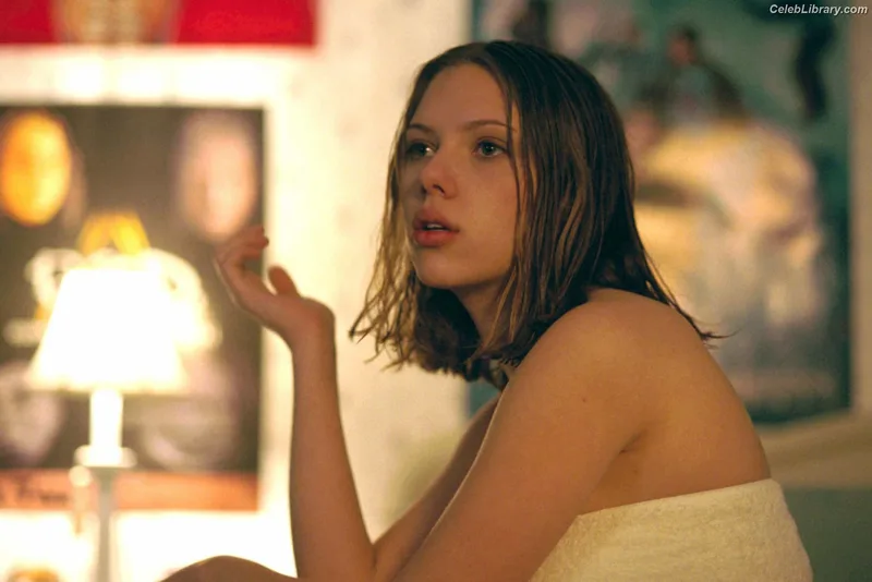 Scarlett Johansson photo 10 of 2617