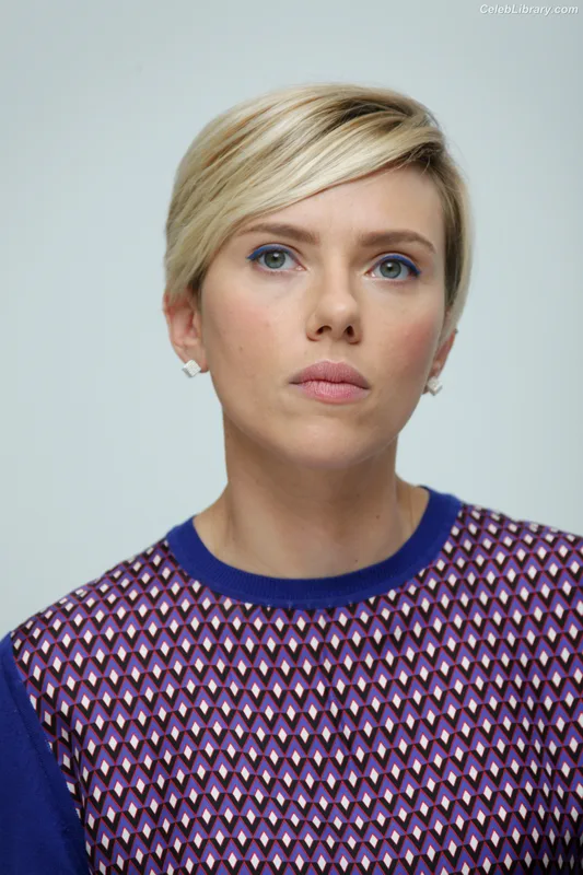 Scarlett Johansson photo 1 of 2617