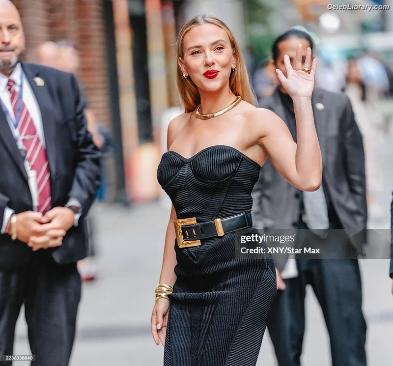 Scarlett Johansson photo 13 of 2617