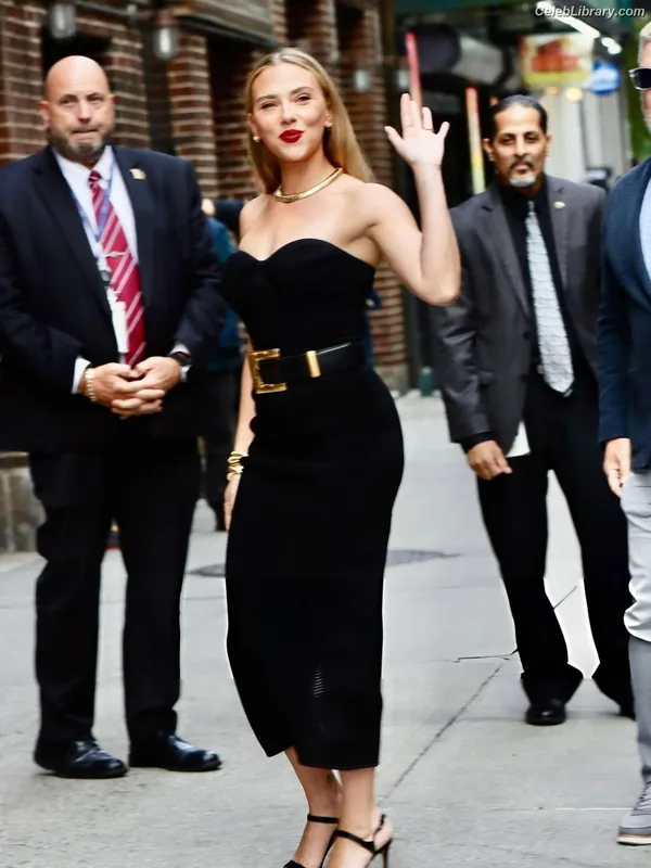 Scarlett Johansson photo 14 of 2617