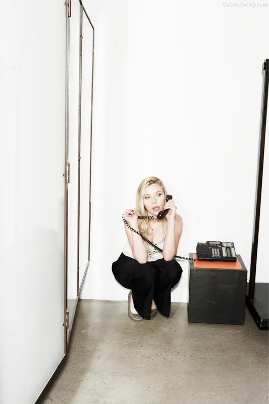 Scarlett Johansson photo 5 of 2617