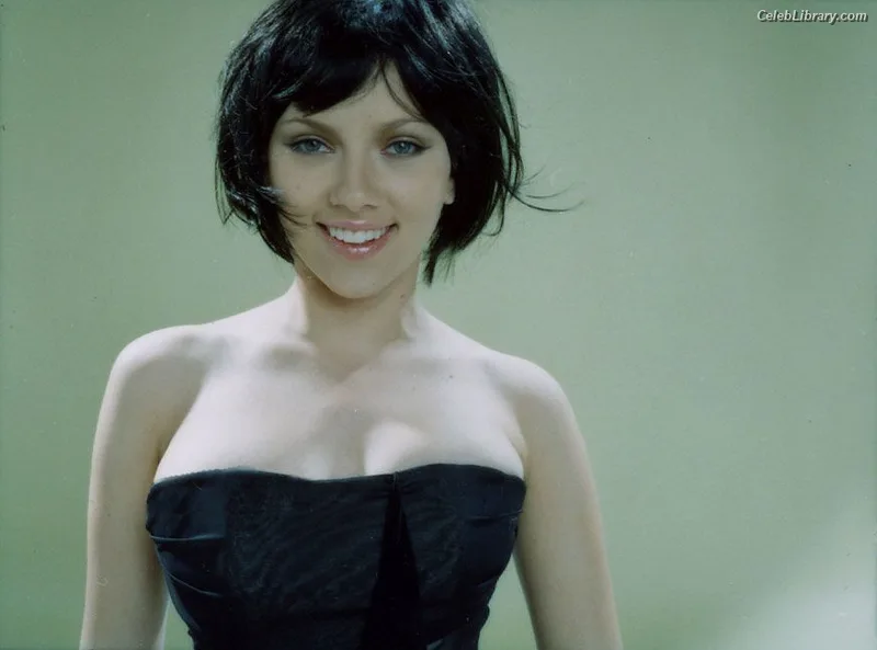 Scarlett Johansson photo 7 of 2617