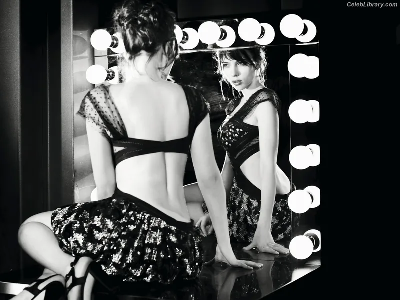 Scarlett Johansson photo 15 of 2617