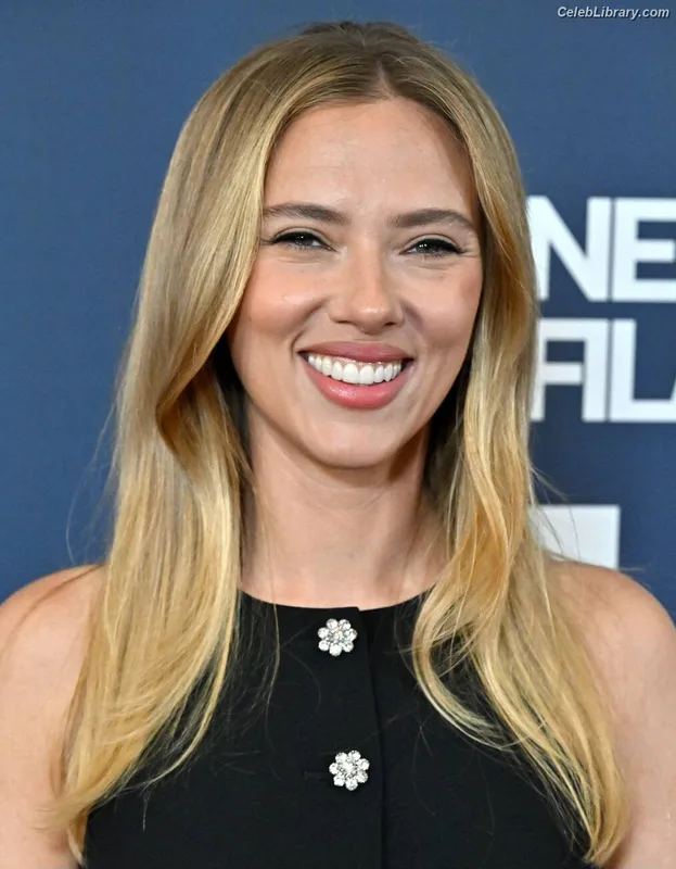 Scarlett Johansson photo 19 of 2617
