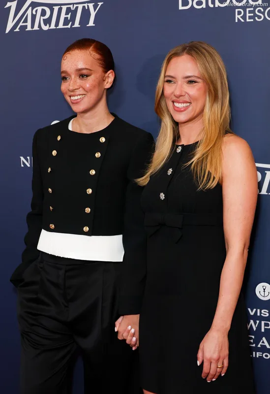 Scarlett Johansson photo 8 of 2617