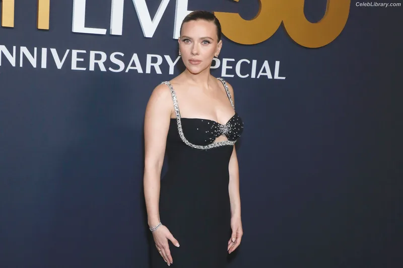 Scarlett Johansson photo 23 of 2617